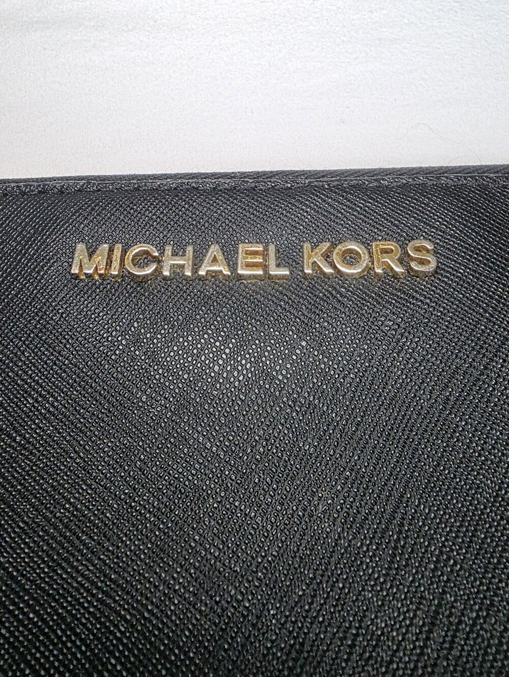 Michael Kors Black Saffiano Leather Zip Wallet with Gold Logo - Picture 3 of 15